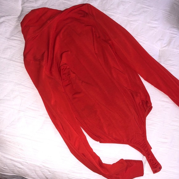 Bebe Silk red bodysuit with cold shoulder sleeves - Picture 6 of 6